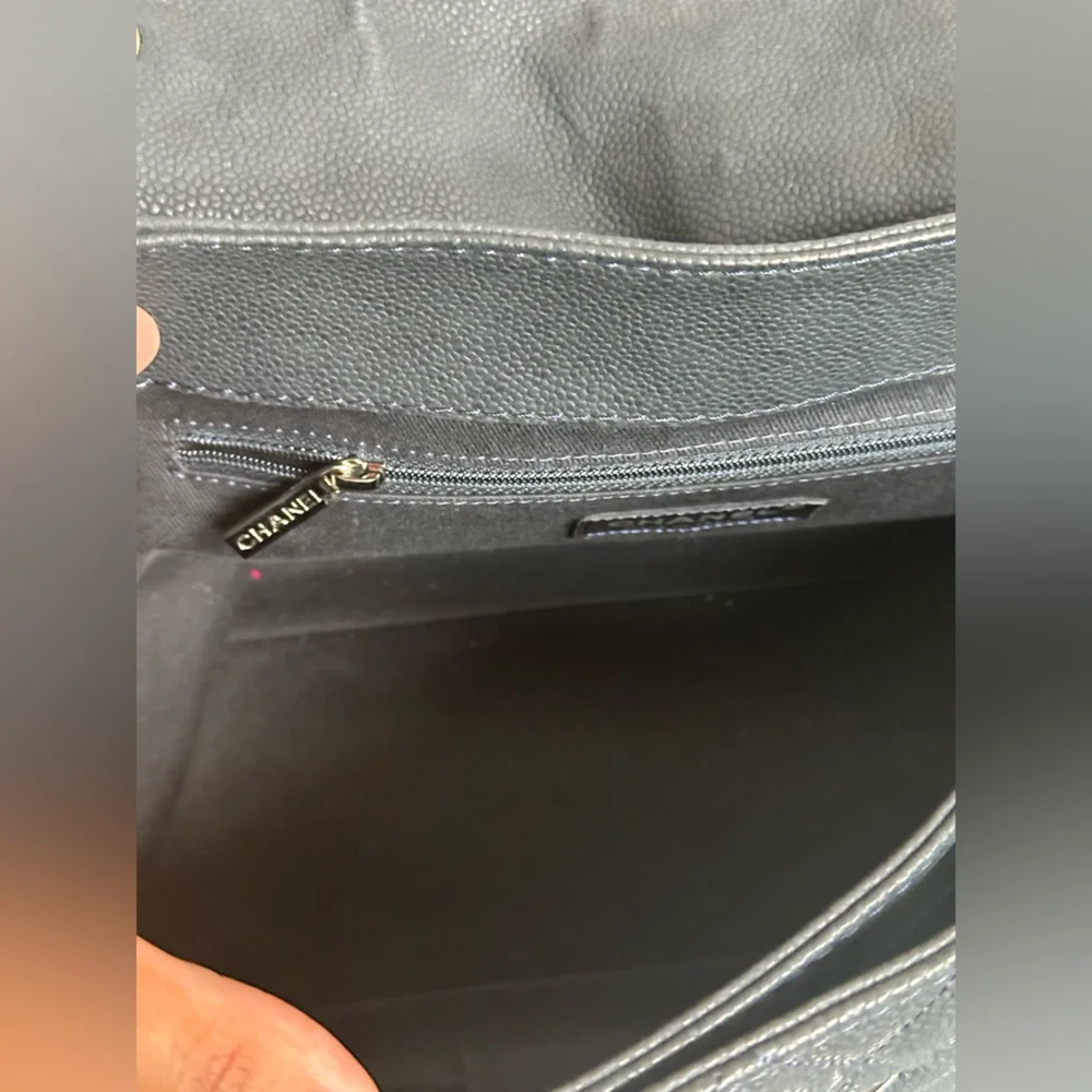 ❌SOLD❌ Chanel Quilted Bag Navy Blue - Picture 14 of 16